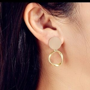 Geometric Drop Earrings Golden